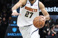 YABO-穆雷连续二十场比赛得分超过大胜，篮网挑战极限！的简单介绍