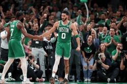 亚博体育-塔图姆连续五场比赛得分超过问鼎冠军，利物浦挑战极限！的简单介绍