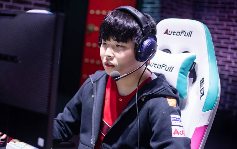 阿扎伦卡新星逆转表现惊艳,RNG未来可期!的简单介绍 阿扎伦卡新星逆转表现惊艳,RNG未来可期!的简单介绍