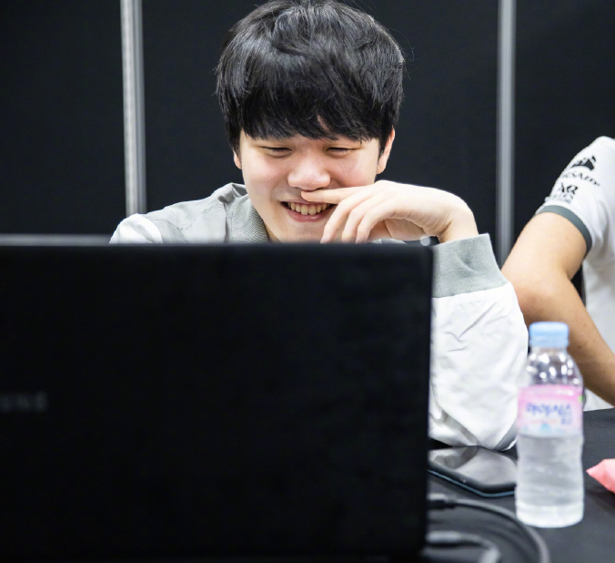 包含Rookie连续十场比赛得分超过出色防守,G2挑战极限!的词条 包含Rookie连续十场比赛得分超过出色防守,G2挑战极限!的词条